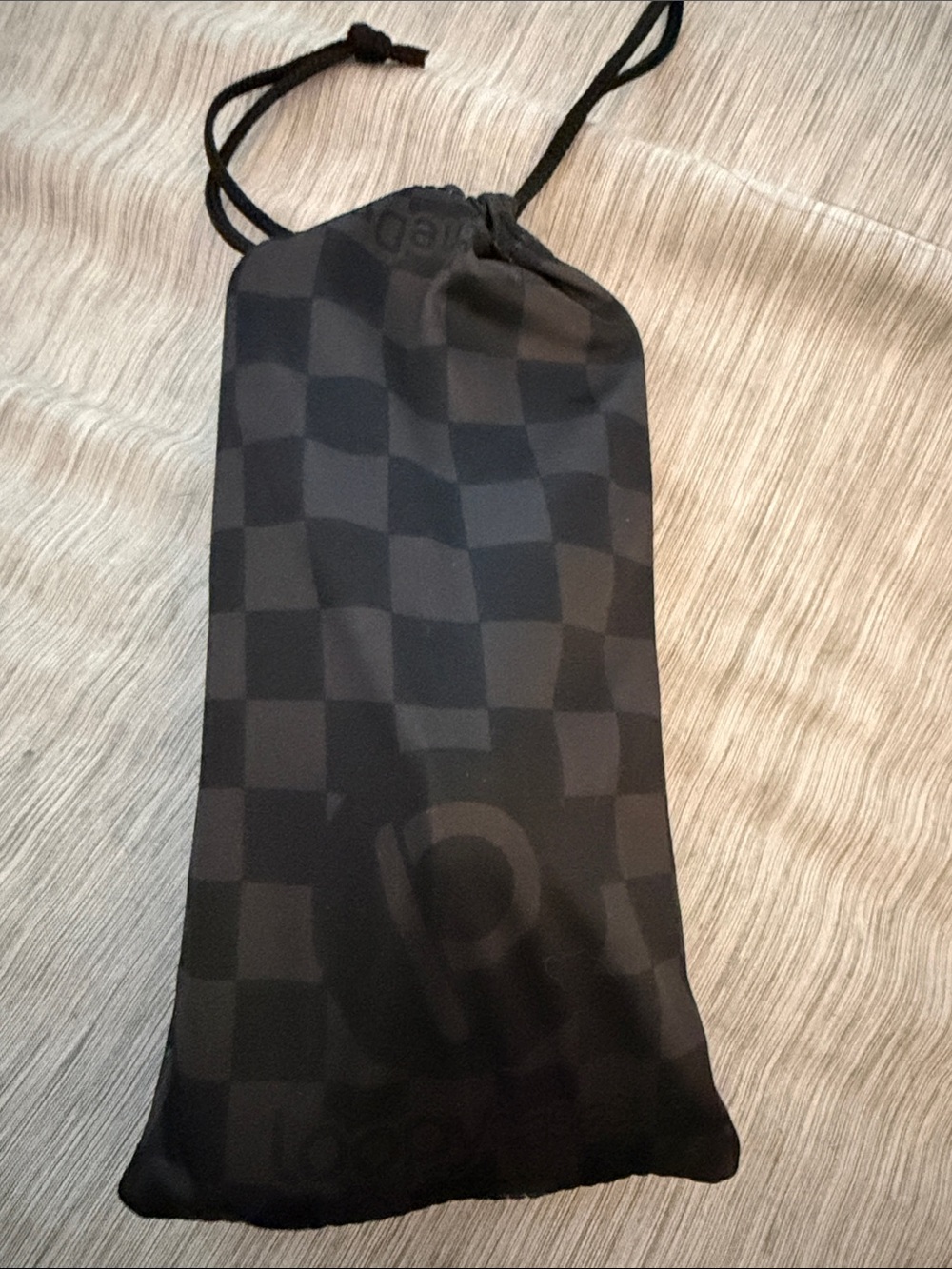 Black Checkered iPhone 15 pro max loopy - Picture 3 of 3